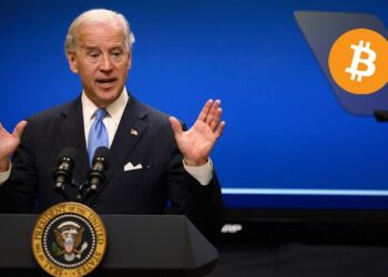 Joe Biden açıklama yapıyor